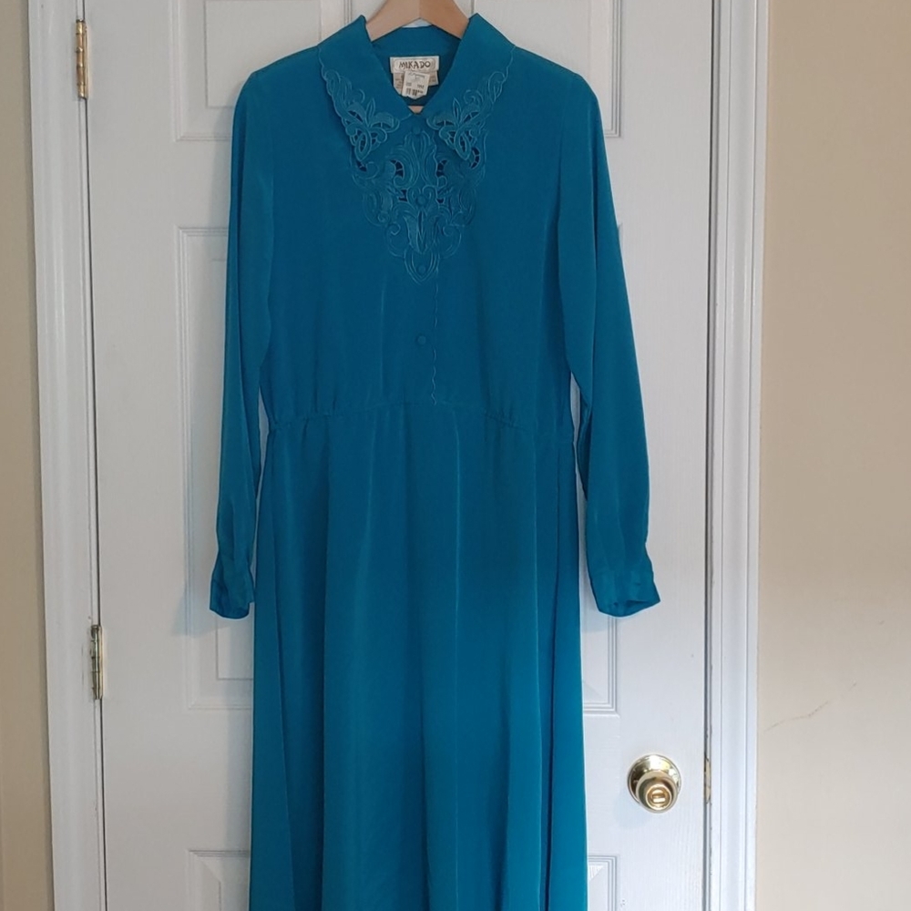 NWT Vintage Embroidered Dress/Belt